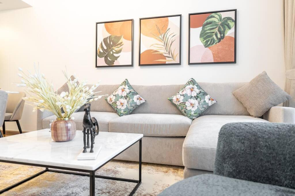Apartment Barsha Heights Near Dic Metro & Emirates Mall